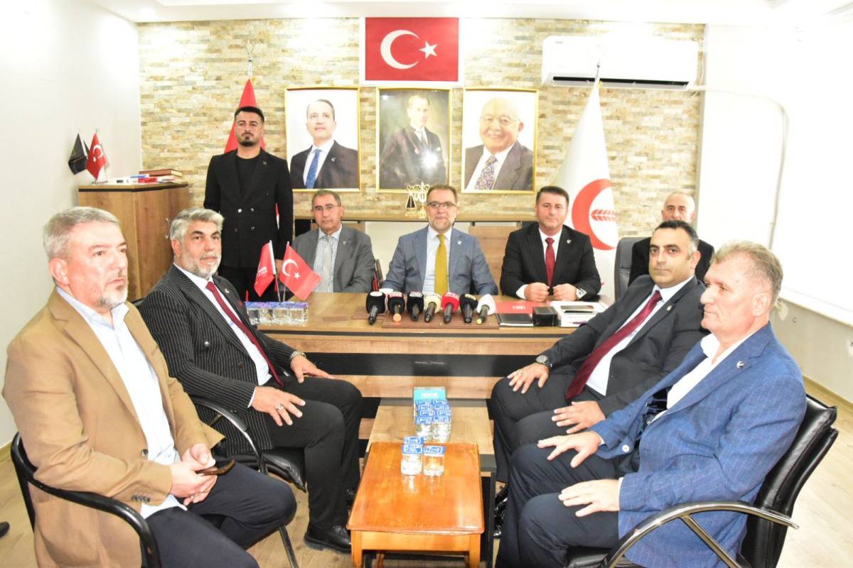 Yeniden Refah Partisi'nden Manisa'da Erken Seçim Çıkışı