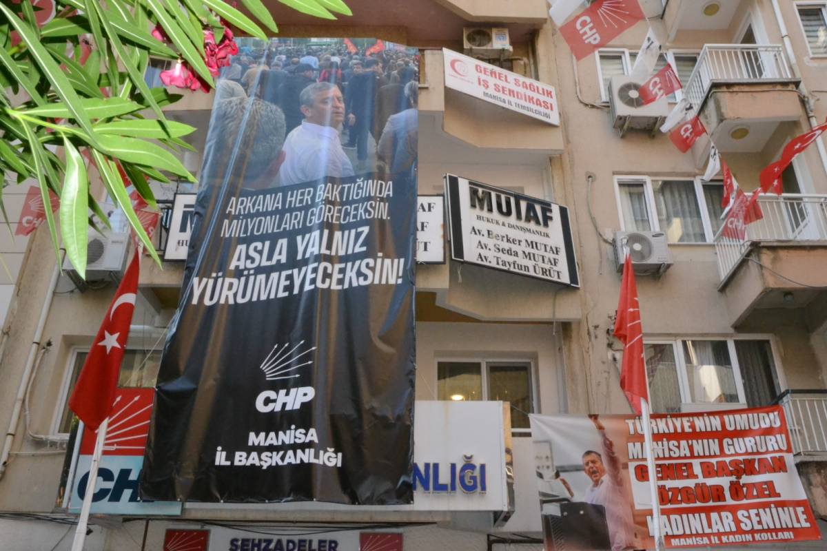 CHP Manisa'da Deprem: İlksen Özalper'den Genel Merkeze Sert Mesaj