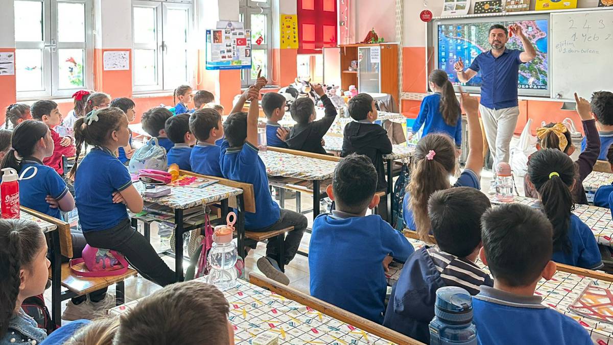 Yunusemre'de 2 Bin 802 Öğrenciye Diş Sağlığı Eğitimi