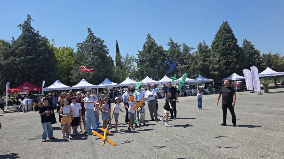 Akhisar Havacılık ve Roket Şenliği’nde Büyük Coşku