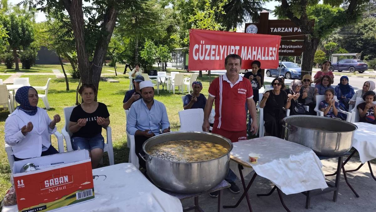Güzelyurt Mahallesi'nde Bin Kişilik Aşure Hayrı Düzenlendi