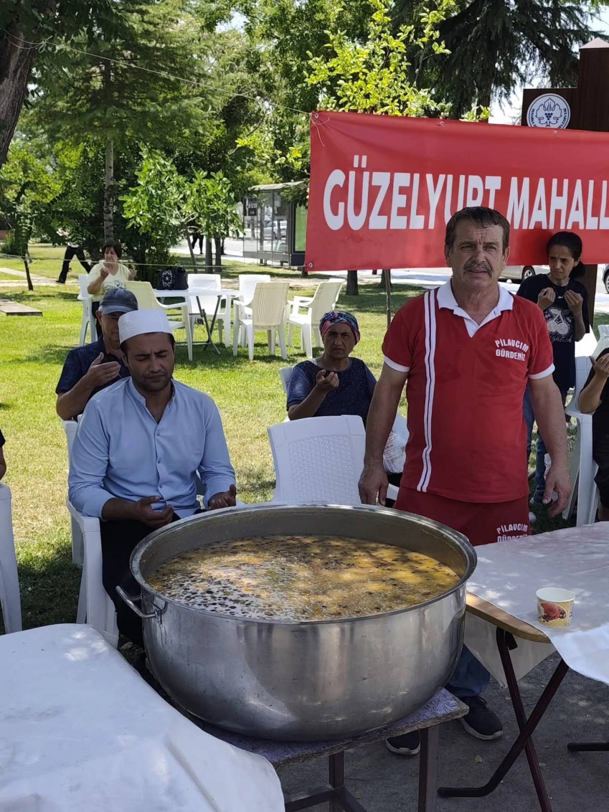 Güzelyurt Mahallesi'nde Bin Kişilik Aşure Hayrı Düzenlendi