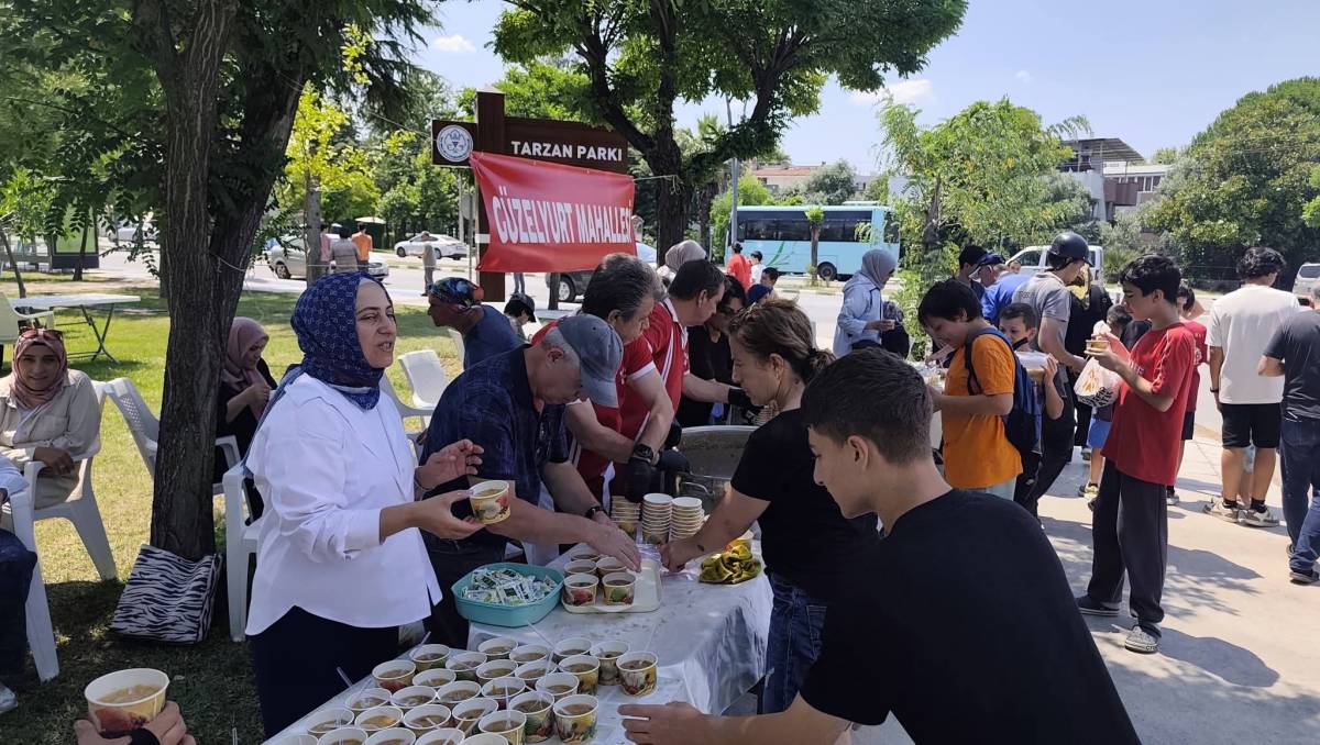 Güzelyurt Mahallesi'nde Bin Kişilik Aşure Hayrı Düzenlendi